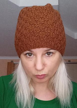 Шапка ручна робота.54-55р.напіввовна