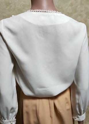 Белая винтажная блуза с кружевным воротником и жабо на груди myssrouge3 фото