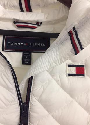 Куртка tommy hilfiger демисезонна біла і чорна2 фото