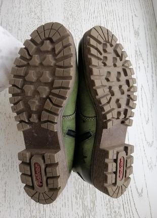 Зеление, теплие, демисезонние ботинки8 фото