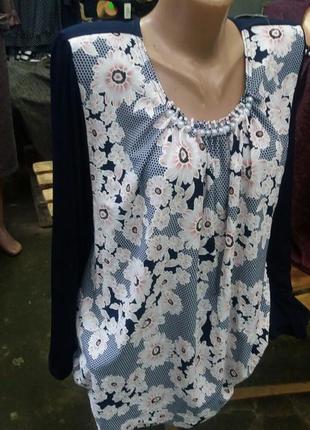 Жіноча блузка з олії з квітковим принтом