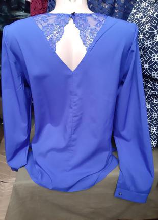 Гарна жіноча блузка однотонна з гіпюром2 фото
