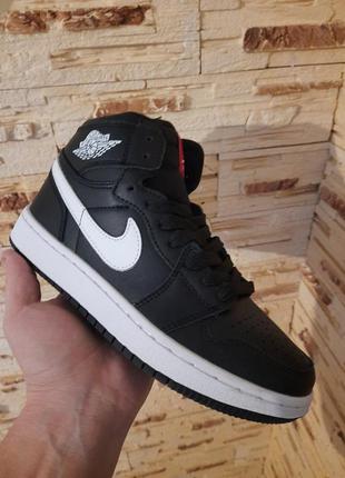 Жіночі високі кросівки air jordan 1 retro high