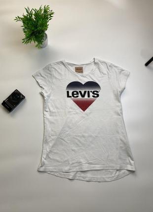 Женская футболка levis