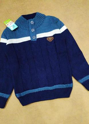 Теплый вязаный свитерок