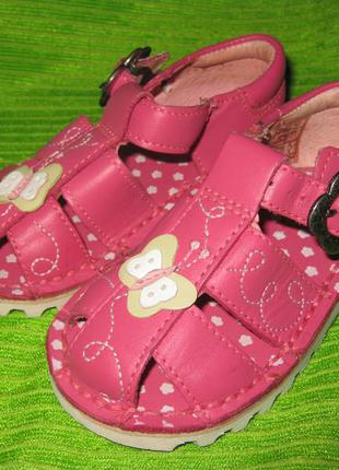 Босоножки,сандалии kickers,р.21 стелька 13,5см кожа