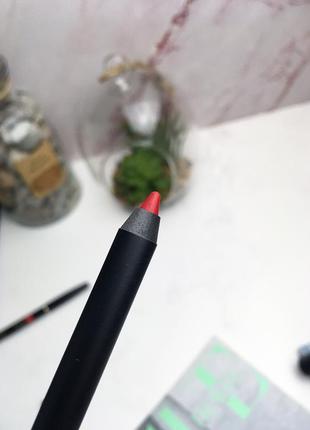 Карандаш для губ chanel le crayon levres с кисточкой оттенок 57 rouge profond2 фото