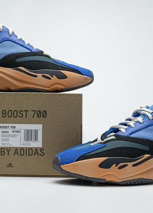 Yeezy 700 "bright blue"7 фото