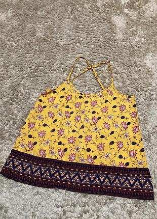 Маєчка з квітковим принтом, розмір xs