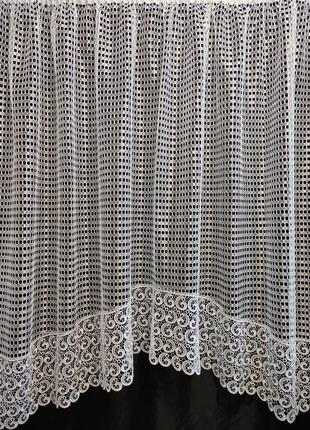 Готовая занавеска аркой белого цвета