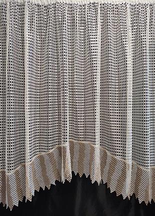 Красива фіранка аркою