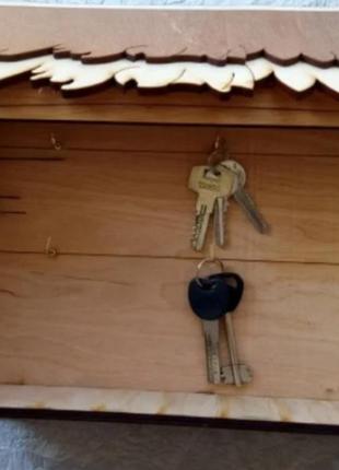 Настенная деревянная ключница3 фото