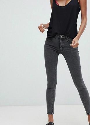 Серые джинсы скинни  зара zara узкие джинсы