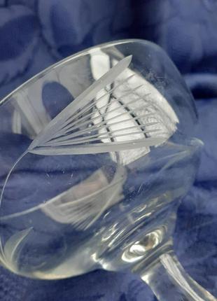 Ваза бонбоньерка тюльпан ссср стекло с ручной резьбой для конфет сухофруктов креманка9 фото