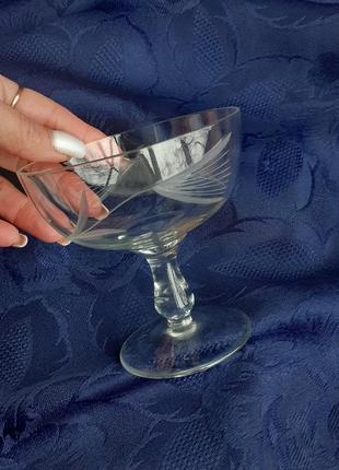 Ваза бонбоньерка тюльпан ссср стекло с ручной резьбой для конфет сухофруктов креманка8 фото