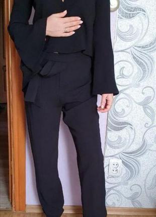 Брючний костюм (піджак + брюки)