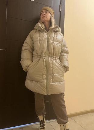 Бежевая куртка