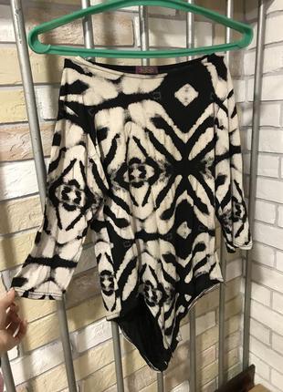 Крутий боді з четвертним рукавом