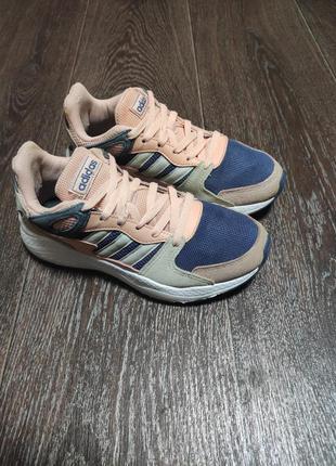 Кроссовки детские adidas.