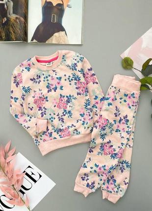 Костюм для дівчинки