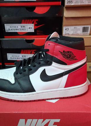 Женские кроссовки nike air jordan 1 retro черные с красным,белым