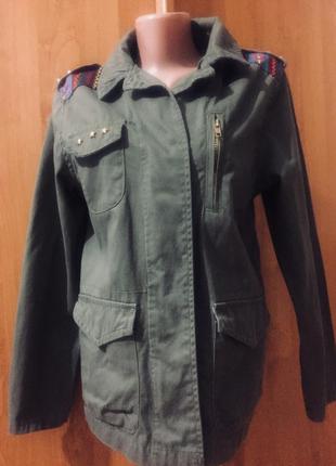 Куртка-ветровка