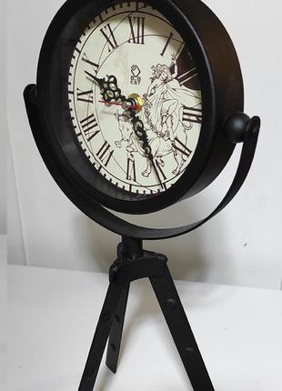 Кварцові годинники настільні металеві на штативі чорні з обертовим циферблатом4 фото