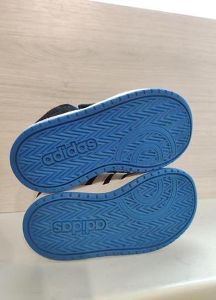 Кросівки adidas розмір 242 фото