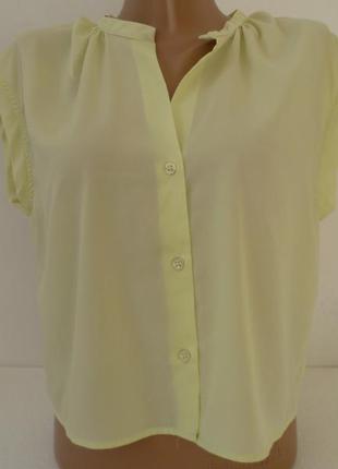 Блуза салатовая с необычной спинкой