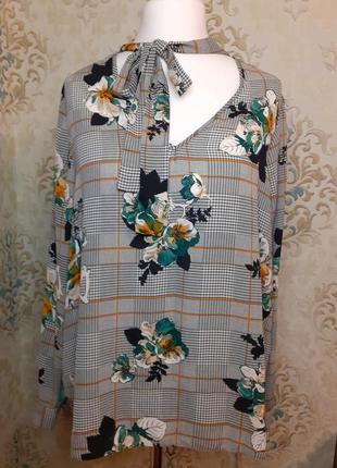 Блузка модной расцветки