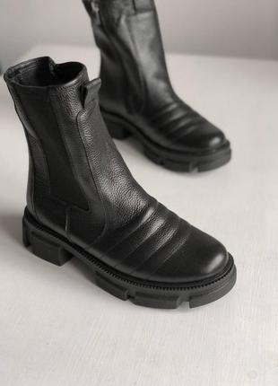 Купить Массивные кожаные ботинки на тракторной подошве — недорого в ...
