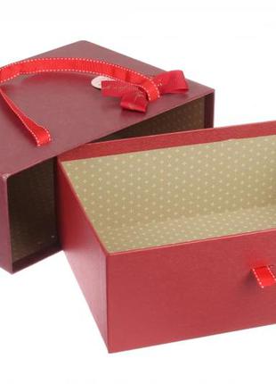 Набір подарункових коробок прямокутних у вигляді пакета червоних з ручками (комплект 3 шт)5 фото