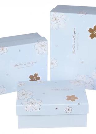 Набір подарункових коробок блакитних з квітами прямокутних (комплект 3 шт)