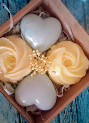 Подарунковий набір мила ручної роботи "серцевий зефір"2 фото