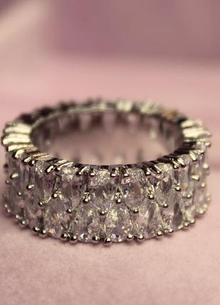 Шикарное кольцо россыпь фианитов широкое с камнями 16, 17, 18, 193 фото