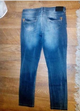 Джинсы