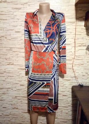 Интересное платье в винтажном стиле, яркий "платочный" принт