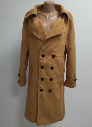 Стильне пальто світло-коричневого кольору, заміри на фото