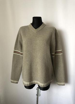 Оливковый свитер с мысом шерсть1 фото
