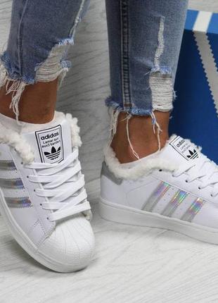 Женские кроссовки adidas superstar белые с серебром зима мех скидки sale  ⁇  женские кроссовки зима smb6 фото