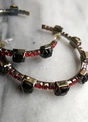 Серьги кольца нарядные черные и красные/сеоые камни2 фото