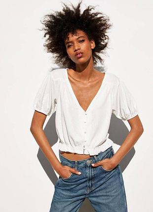 Біла блуза топ на гудзиках з рукавами-буфами zara