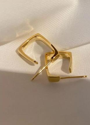 Квадратные серьги геометрической формы золото актуальные4 фото