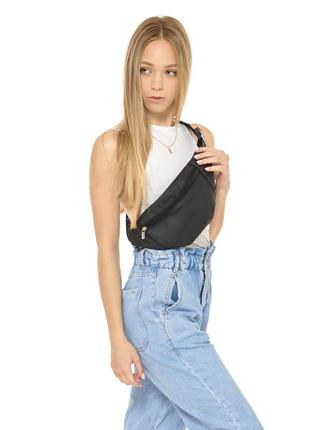 Жіноча чорна сумка через плече на пояс для стильних модниць, які люблять комфорт1 фото