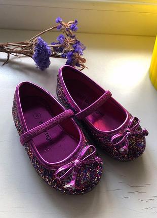 Туфлі , черевички