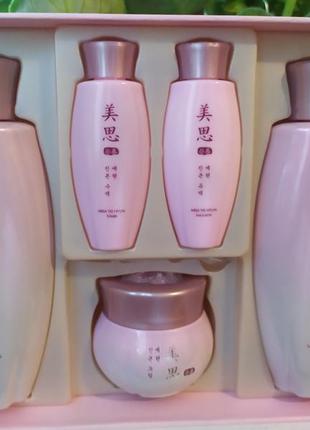 Омолоджуючий набір з коренем червоної японської сосни missha misa yei hyun skin care set