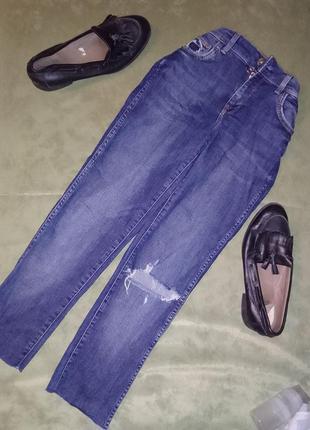 Актуальные джинсы укороченные