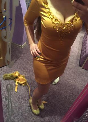 Дуже класне коктельне плаття