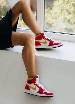 Женские кроссовки nike air jordan 1 retro high og light fusion red9 фото