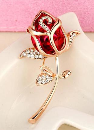 Брошка троянда.